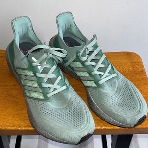 ADIDAS ULTRABOOST PRIMEBLUE FY0408 SAGE GREEN RUNNING SHOES WOMENS 11